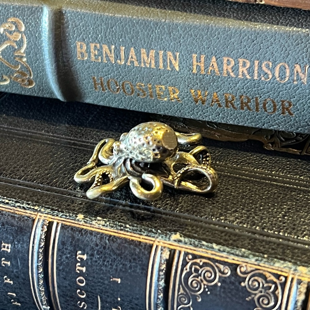 Solid Brass Octopus Vintage-style Sculpture Desk Decor - Picture 14 of 16